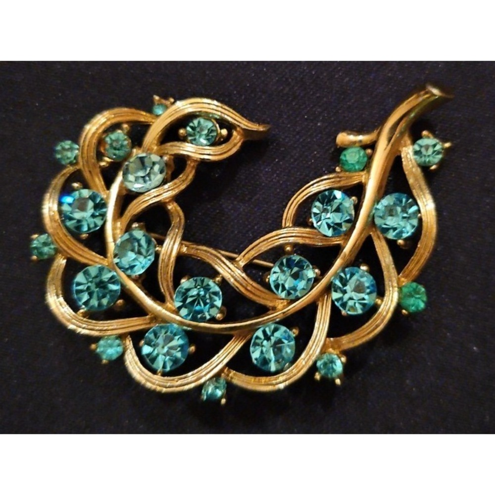 Vintage Aqua Rhinestone and Gold‎ tone Brooch